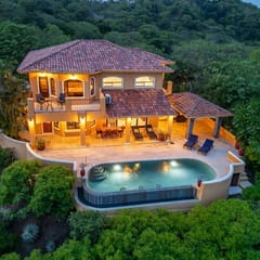 NEW Ocean View, Pool, Trail Access, 24/7 Caretaker