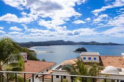 2BR | Luxury Condo, Two Pools, Ocean Views.