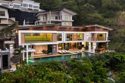 Ocean View Luxury Villa with Pool • Sleeps 18