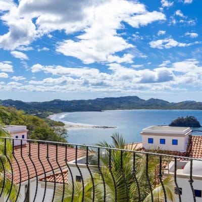 2BR | Luxury Condo, Two Pools, Ocean Views.