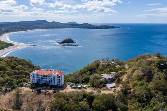 2BR | Luxury Condo, Two Pools, Ocean Views.