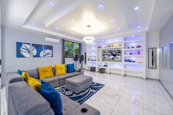 Villa Montreal | Private Pool + Game Room