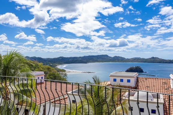 2BR | Luxury Condo, Two Pools, Ocean Views.