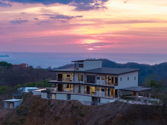 Casa Vista Escondida