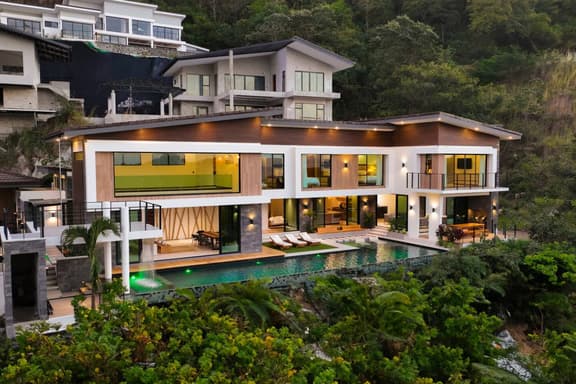 Crystal Ocean Retreat • Luxury Pool Home for 12