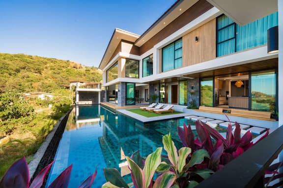 Ocean View Luxury Villa with Pool • Sleeps 18
