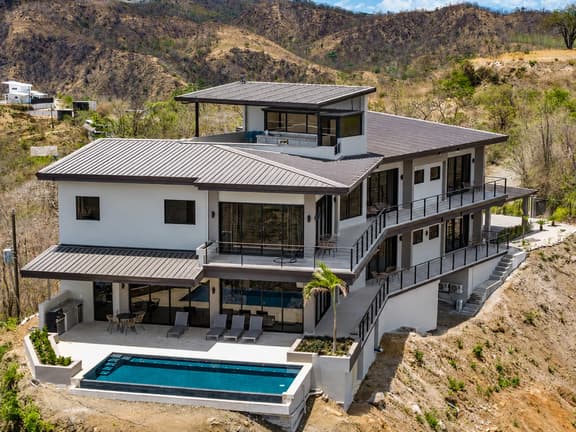 Casa Vista Escondida